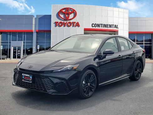 New 2026 Toyota Camry Hybrid AWD/4WD image 3