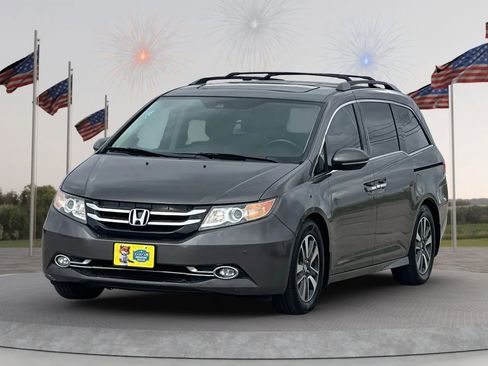 Used 2015 Honda Odyssey Touring Elite image 3