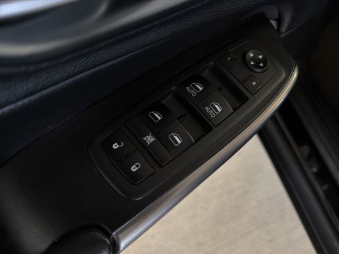 Used 2020 Jeep Cherokee Latitude Plus FWD image 9