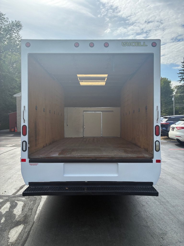 Used 2016 GMC Savana 3500 RWD image 12