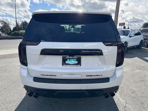 Used 2021 GMC Yukon Denali w/ Denali Premium Package image 4
