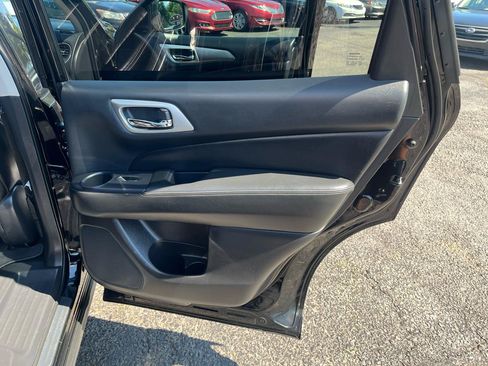 Used 2019 Nissan Pathfinder SL AWD/4WD image 35