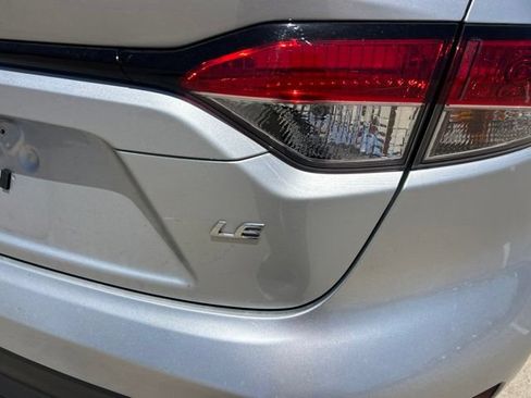 Used 2025 Toyota Corolla LE FWD image 4