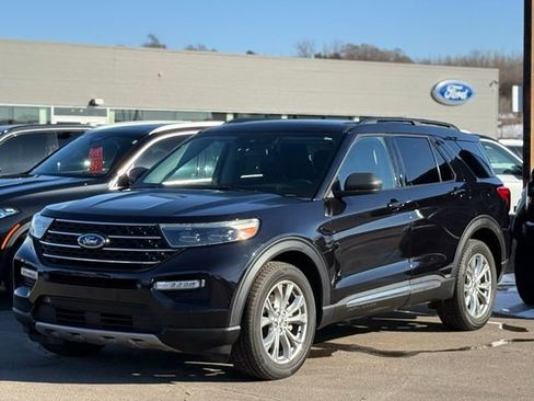 Certified 2020 Ford Explorer XLT w/ Equipment Group 202A image 35