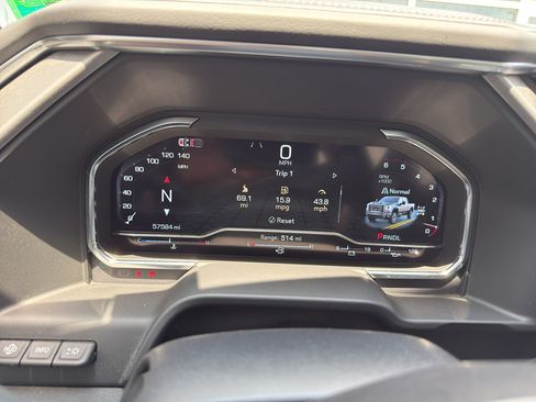 Used 2024 GMC Sierra 2500 Denali w/ Technology Package AWD/4WD image 8