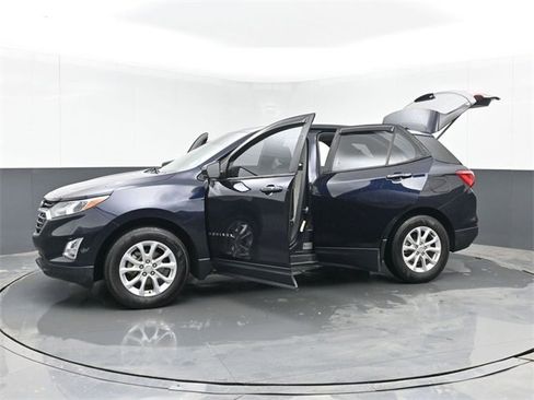 Used 2020 Chevrolet Equinox LS image 51