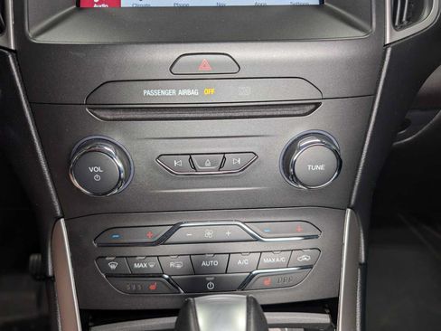 Used 2016 Ford Edge SEL w/ Equipment Group 201A AWD/4WD image 29