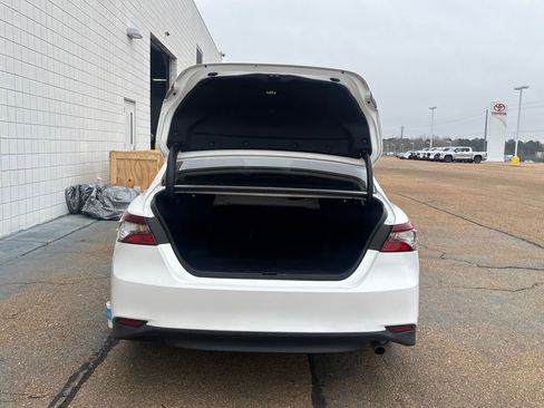 Used 2022 Toyota Camry LE image 28