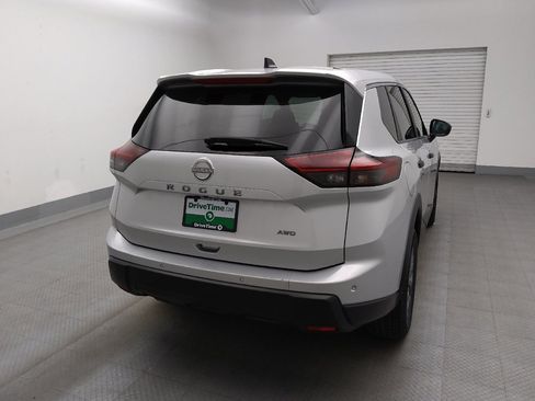 Used 2024 Nissan Rogue S AWD/4WD image 7
