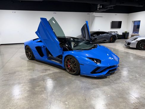 Used 2018 Lamborghini Aventador S AWD/4WD image 63
