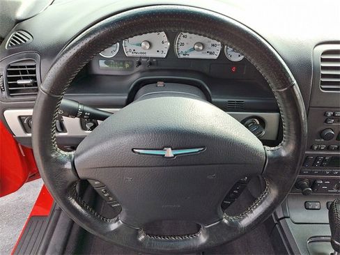 Used 2005 Ford Thunderbird image 22