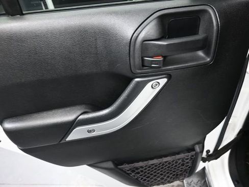 Used 2013 Jeep Wrangler Unlimited Sahara w/ Dual Top Group AWD/4WD image 19