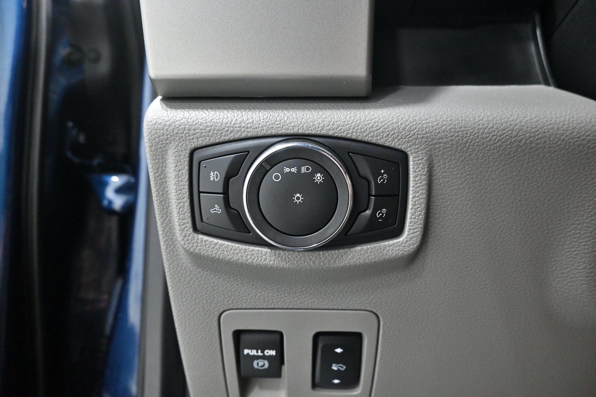 Used 2018 Ford F150 Lariat AWD/4WD image 9