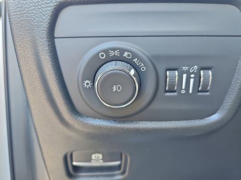 Used 2022 Jeep Grand Cherokee Limited w/ Trailer Tow Prep Group (B) image 48