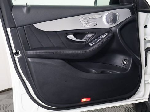 Used 2019 Mercedes-Benz GLC 300 4MATIC Coupe image 12