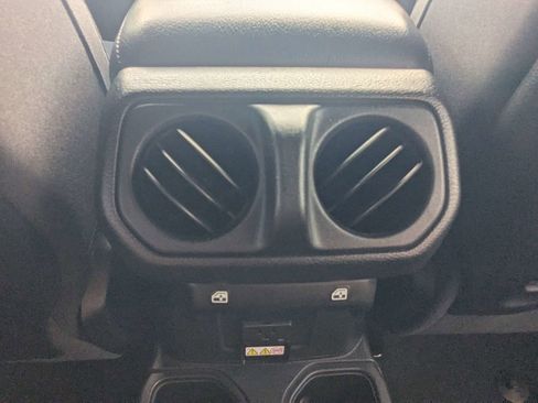 Used 2021 Jeep Wrangler Unlimited Rubicon AWD/4WD image 19