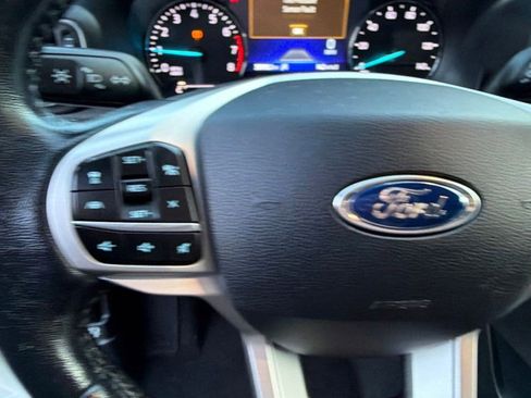 Used 2021 Ford Explorer XLT w/ Equipment Group 202A AWD/4WD image 15