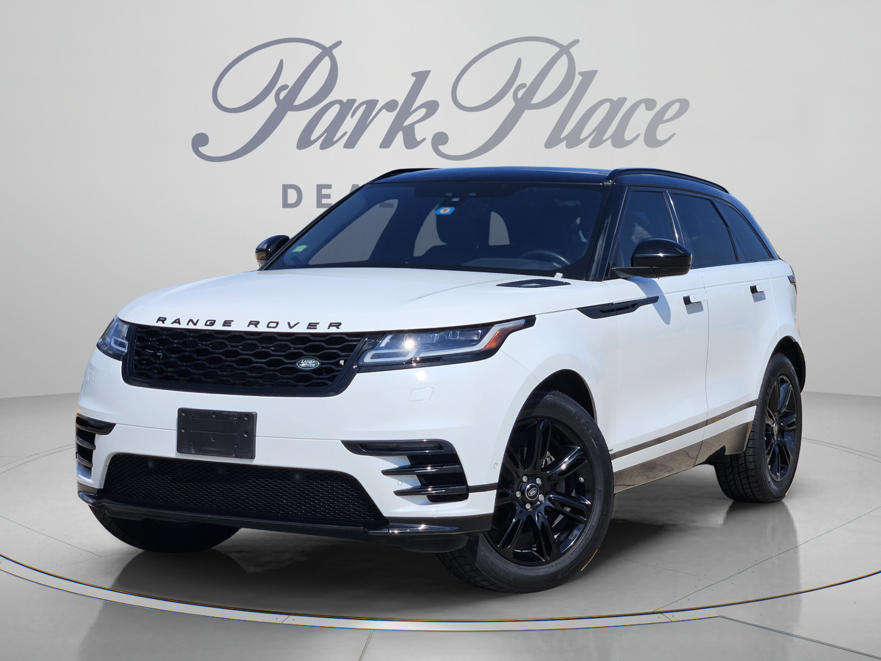 Used 2018 Land Rover Range Rover Velar R-Dynamic SE AWD/4WD image 1