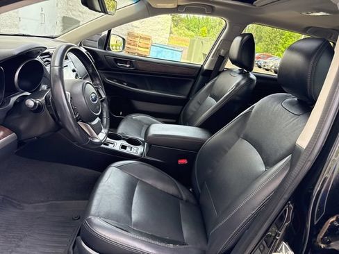 Used 2019 Subaru Outback 3.6R Limited AWD/4WD image 30
