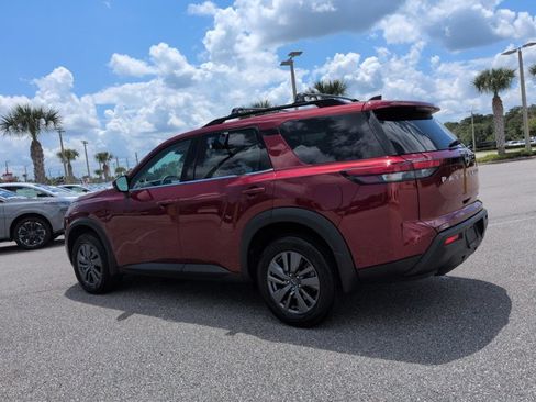 Used 2024 Nissan Pathfinder SV FWD image 7