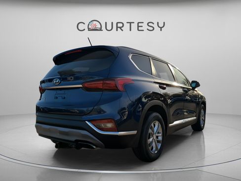 Used 2019 Hyundai Santa Fe SE image 3
