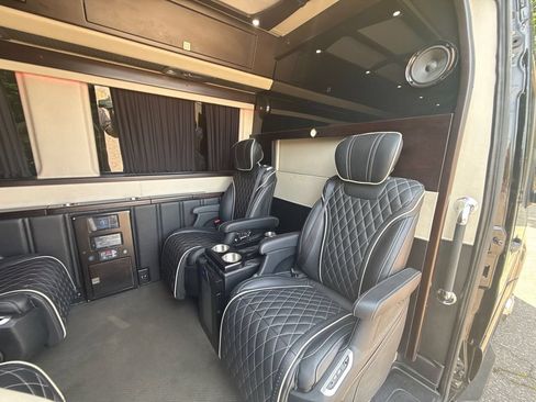 Used 2021 Mercedes-Benz Sprinter 3500 image 23