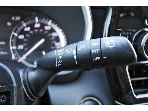 Used 2022 Toyota Highlander Limited FWD image 19