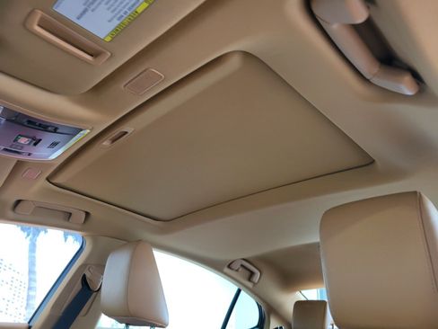 Certified 2025 Lexus ES 300h w/ Premium Package FWD image 10