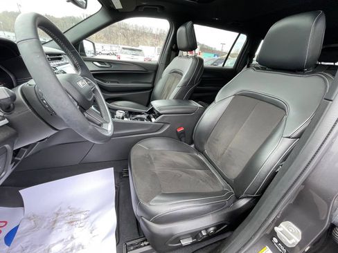 Used 2023 Jeep Grand Cherokee L Altitude image 12