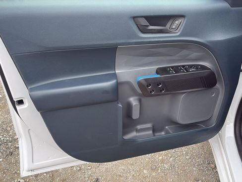 Used 2025 Ford Maverick Lobo AWD/4WD image 13