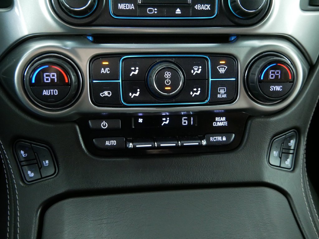 Used 2020 Chevrolet Suburban Premier w/ Premier Plus Edition AWD/4WD image 30