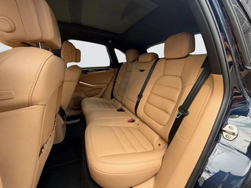 Used 2018 Porsche Macan S AWD/4WD image 9