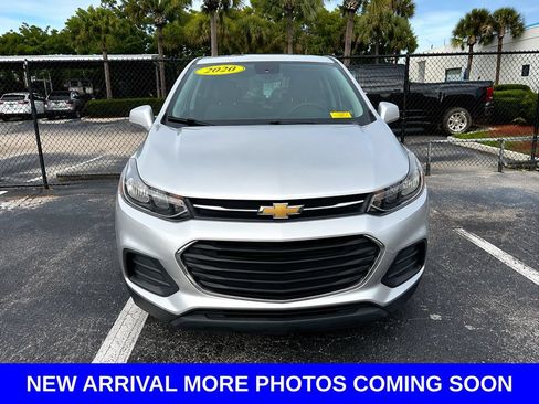 Used 2020 Chevrolet Trax LS w/ Tint and Cruise Package FWD image 2
