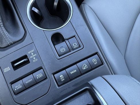 Certified 2022 Toyota Highlander XLE image 22