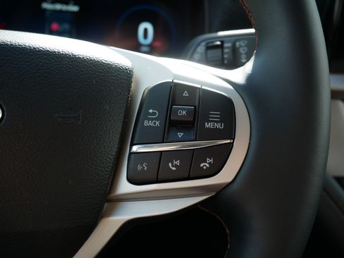Used 2026 Ford Explorer Active w/ Active Comfort Package AWD/4WD image 29