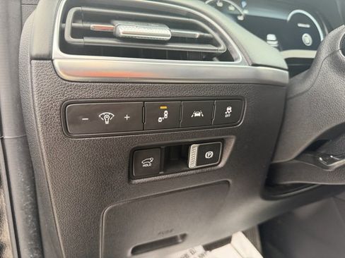 Used 2021 Hyundai Palisade Limited image 23