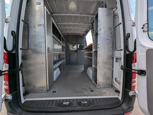 Used 2014 Freightliner Sprinter 3500 image 22