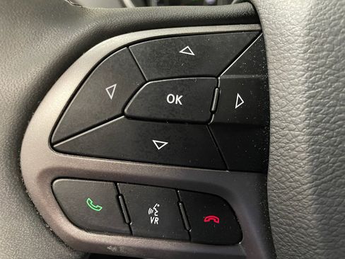 Used 2022 Jeep Cherokee Limited image 17