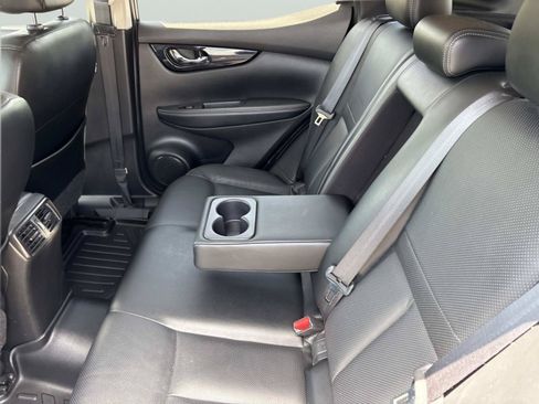 Used 2017 Nissan Rogue Sport SL FWD image 14