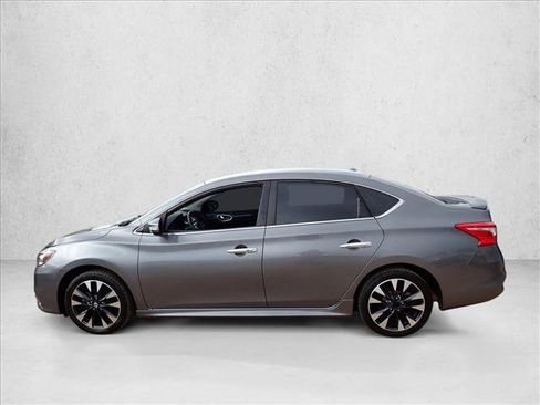 Used 2019 Nissan Sentra SR FWD image 2