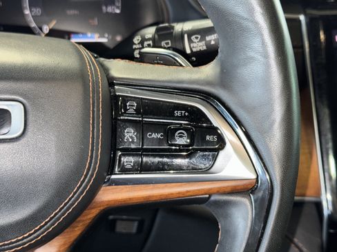 Used 2021 Jeep Grand Cherokee L Summit image 23