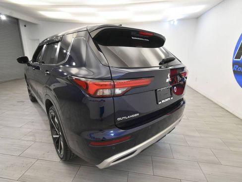 Used 2023 Mitsubishi Outlander SE AWD/4WD image 3