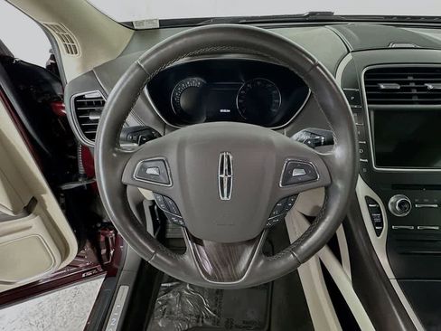 Used 2017 Lincoln MKX Reserve w/ Driver Assistance Package FWD image 16