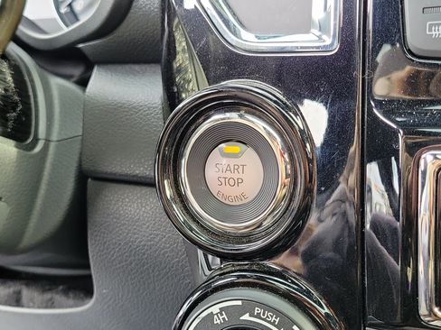 Certified 2024 Nissan Titan Platinum Reserve w/ Moonroof Package image 28