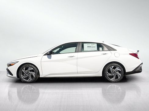 New 2026 Hyundai Elantra Sport FWD image 4