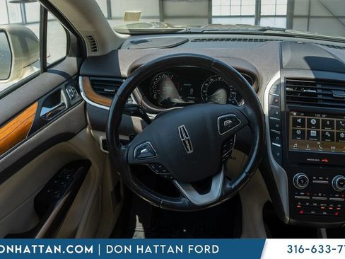 Used 2017 Lincoln MKC Select w/ Lincoln MKC Climate Package FWD image 5