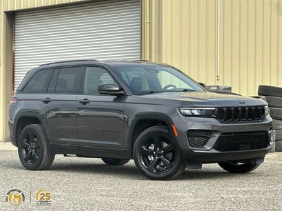 Used 2023 Jeep Grand Cherokee Altitude