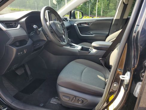 Certified 2024 Toyota RAV4 XLE FWD image 16