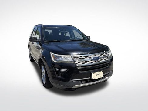 Used 2018 Ford Explorer XLT w/ Class II Trailer Tow Package FWD image 2