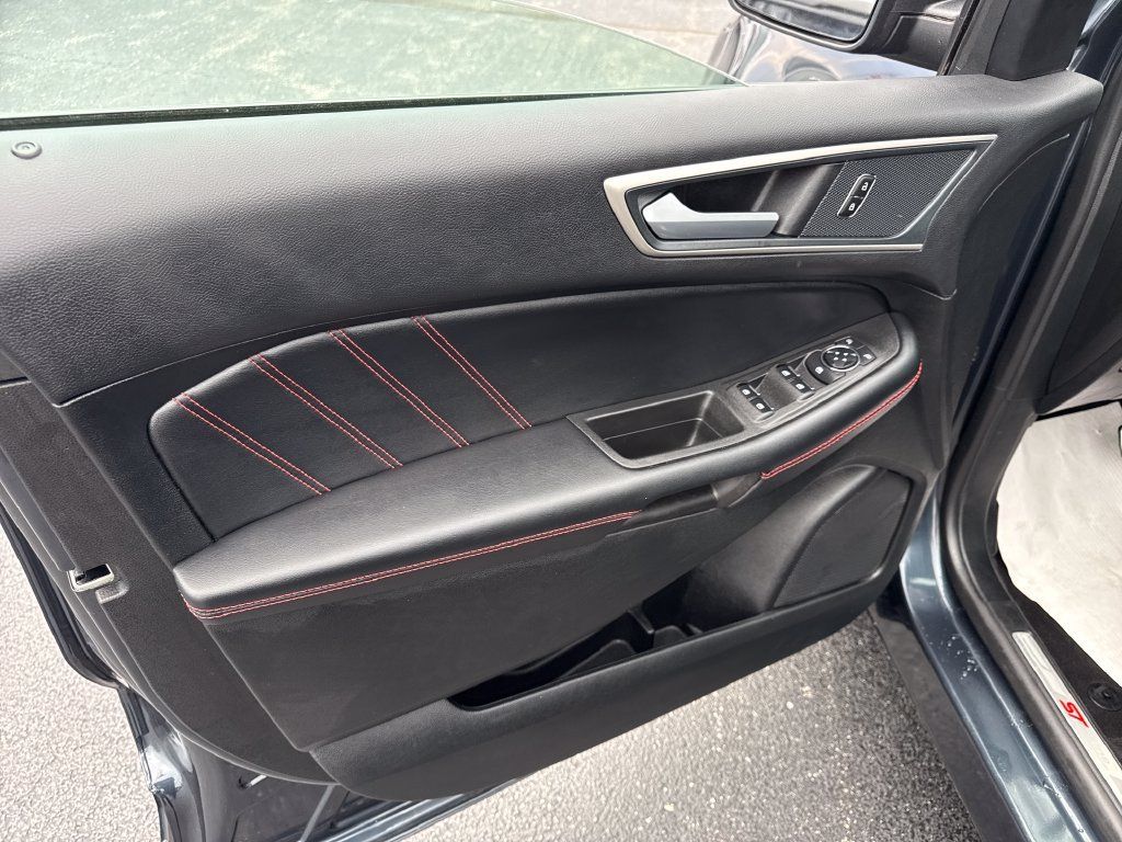 Used 2024 Ford Edge ST-Line AWD/4WD image 26